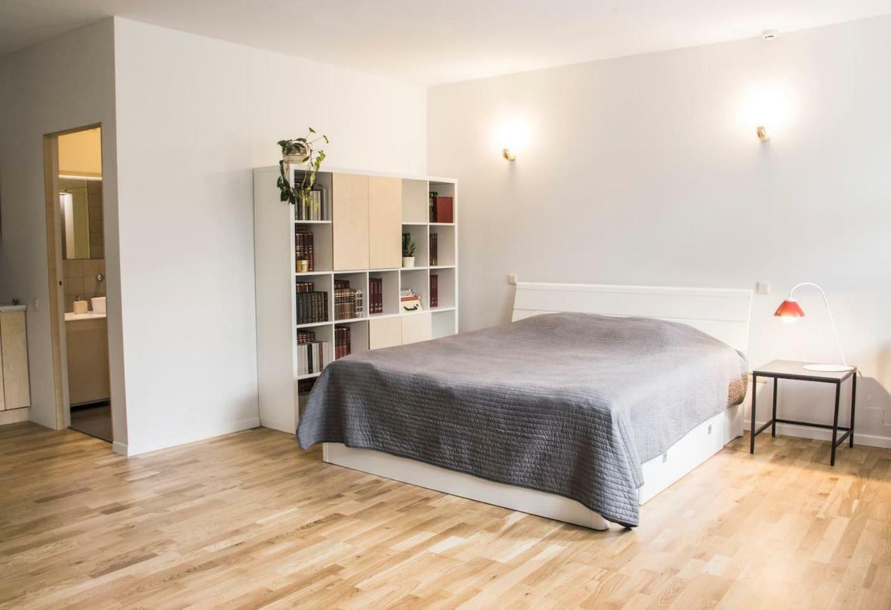 Mini Home Bookshop Studios فيلنيوس المظهر الخارجي الصورة
