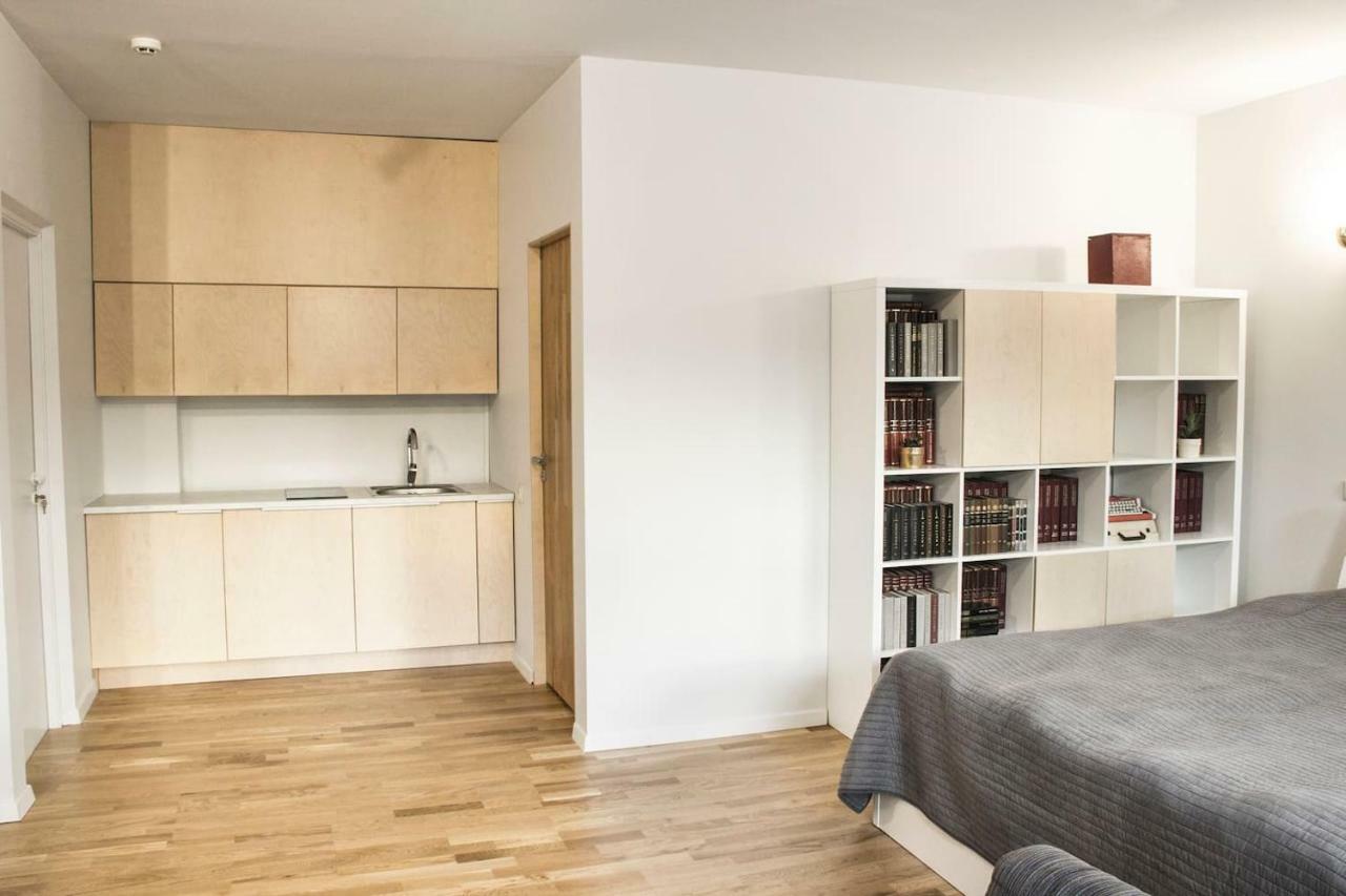 Mini Home Bookshop Studios فيلنيوس المظهر الخارجي الصورة
